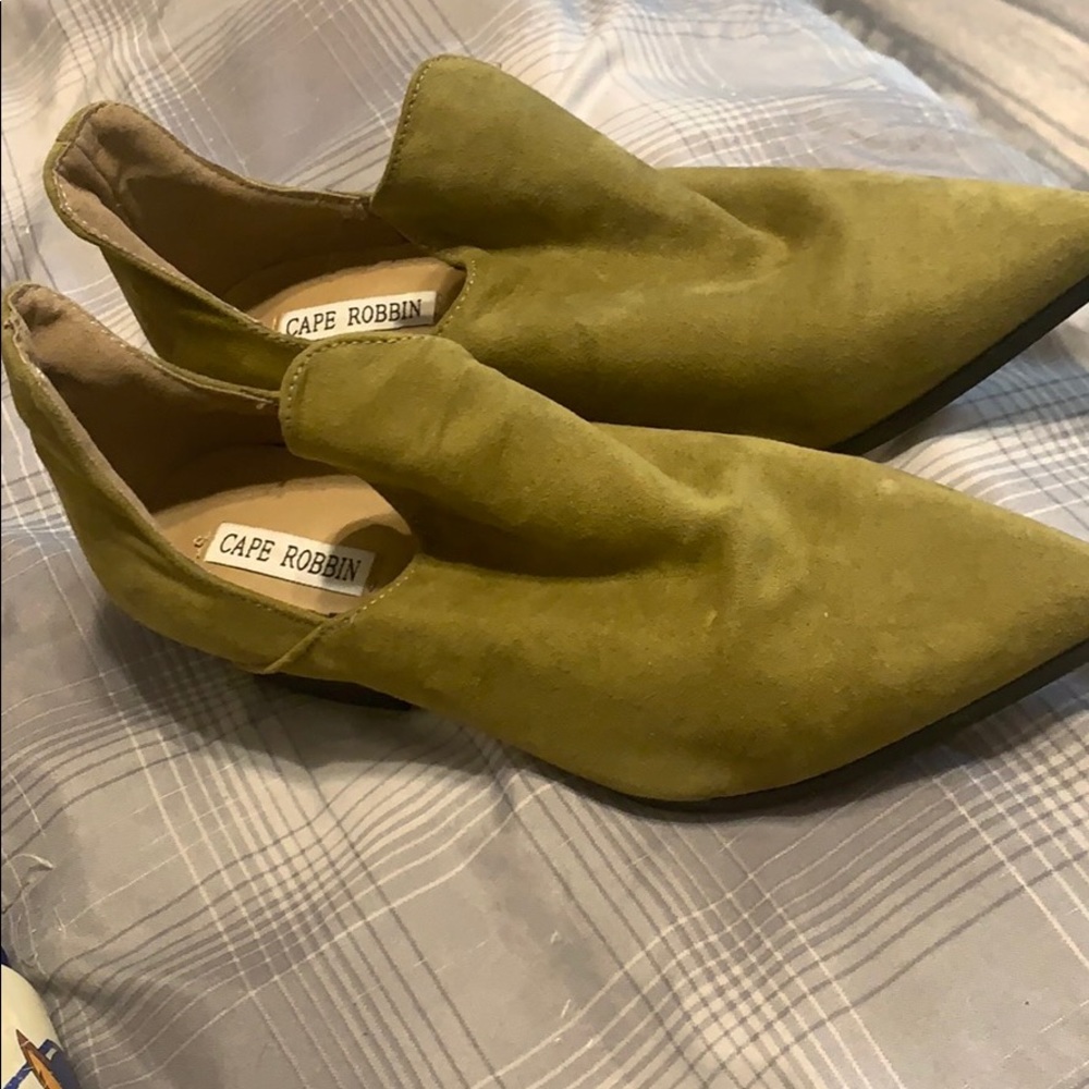 CAPE ROBBIN - Picture 2 of 5